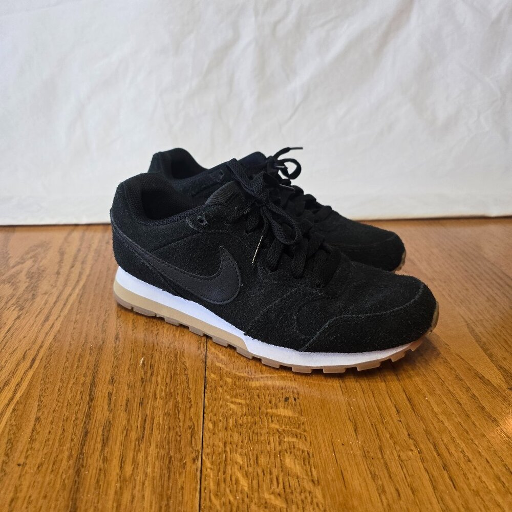 Nike MD Runner 2 SE Black Gum Women Size 6